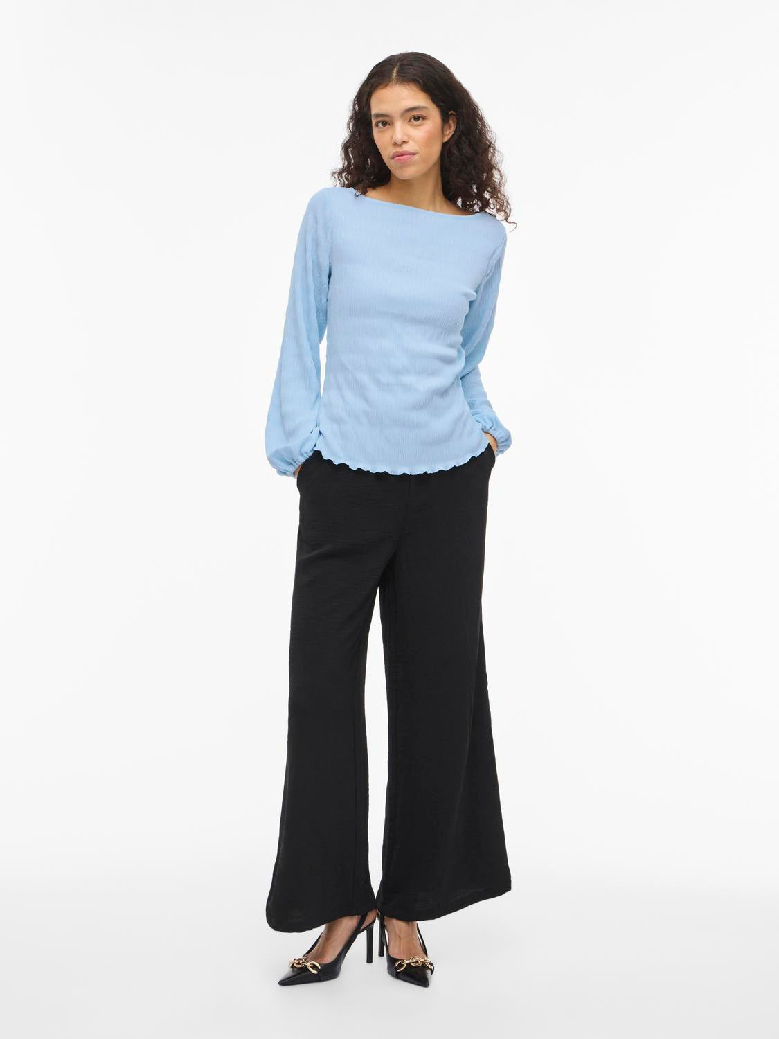 model_shot-front_full